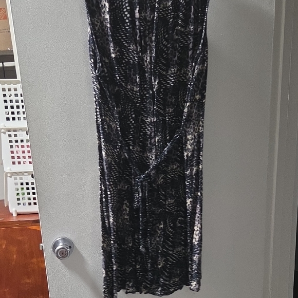 Jaclyn Smith Black and White Maxi Dress - Picture 4 of 4